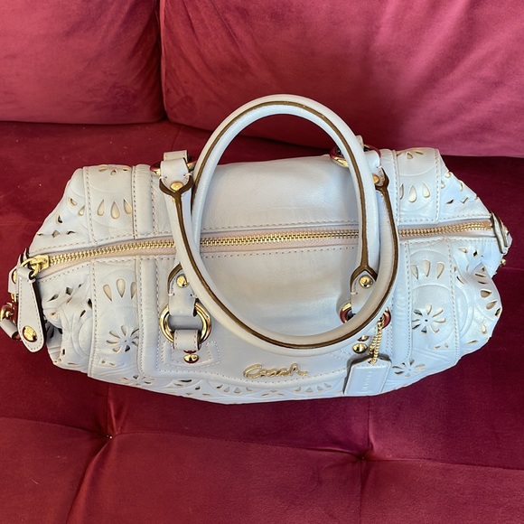 Coach Tote / Shoulder Bag - Picture 5 of 11